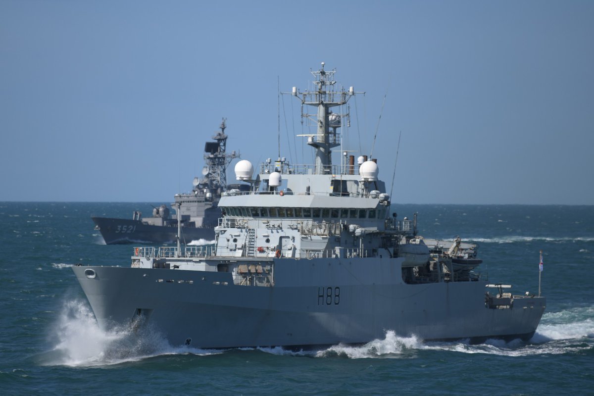 20 JUN, JS KASHIMA and JS SHIMAKAZE (Over Seas Training Cruise 2022)🇯🇵 conducted a bilateral exercise with @RoyalNavy🇬🇧 HMS MERSEY and HMS ENTERPRISE in the English Channel in order to strengthen cooperation to realize a #FreeandOpenIndoPacific . #AtlanticOcean #UK #royalnavy