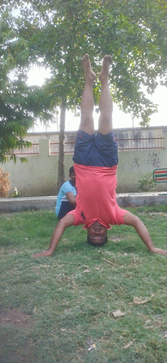 अंतरराष्ट्रीय योगा दिवस की बहुत-बहुत शुभकामनाएं और बधाई।   

एक नाक से OPS को खींच लेना है,
दूसरी नाक से NPS को छोड़ देना है।

आज 1:00 बजे ट्यूटर अभियान
करे योग बने पेंशन का संयोग 

#WeWantOPS