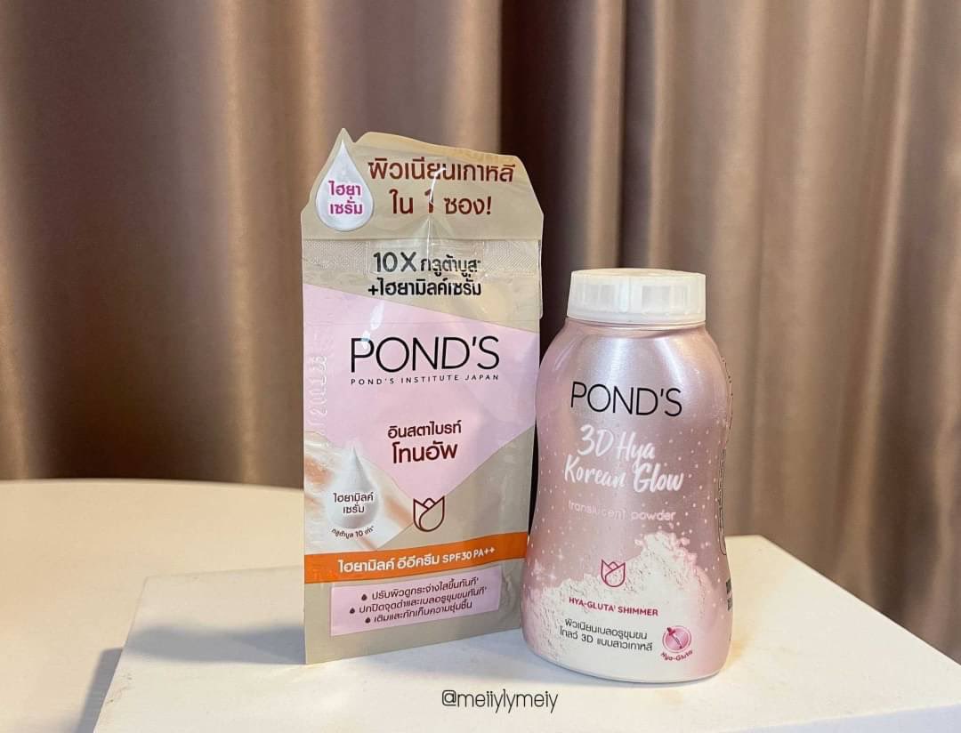 MeiiylyMeiy's tweet photo. นี่สาวกแป้งพอนด์สเกือบทุกรุ่น มาเจอรุ่นนี้ Pond's 3D Hya Korean Glow ชอบยิ่งไปอีก นี่ใช้คู่กับตัวEE Creamไฮยามิลค์ ลุคฉ่ำ!เนียนกริบแต่เนื้อเบา งานผิวเว่อ คือตัวแป้งเค้ามีชิมเมอร์+สารบำรุงจากไฮยากลูต้าด้วย ออกแดดทีผิวเล่นแสงโกล์ววิ้งสุด พกง��าย2ตัวนี้เอาอยู่ ถูกด้วย #เฉดไหนก็เกาได้ https://t.co/vTTKxUGw5Y