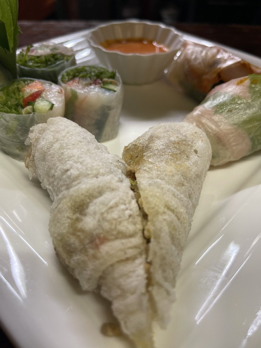 LamaDining's tweet photo. インド料理ラマからのご挨拶,
揚げ春巻 + 通常の春巻き + 春煮老盛リ合わせ = 春巻セット(3本).🥗
東京全店でご利用いただけます. 
#adlama #インド料理ラマ #eatwithadlama #鷺宮ラマ #井荻ラマ
#春巻セット #春巻き #揚げ春巻 #notowar #StopRussia #peace #notopollution #カレーナン #サラダ https://t.co/RyeNl2Ipwi