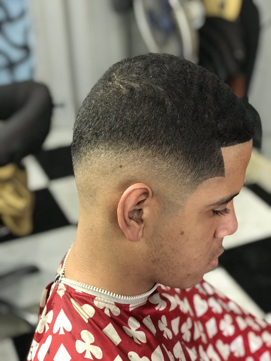 2P_do_corte's tweet photo. Caminhando para o próximo nível. 📏🙌💈🚀 https://t.co/8yUZjg7bcO