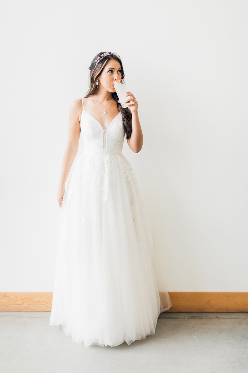 memurillooo's tweet photo. I don’t know about you, but I’m feeling 2022 &amp; now I’m standing here hoping it gets to @taylorswift13 @taylornation13 #TaylorSwift #TaylorsVersion #justmarried https://t.co/ImovCeeAan