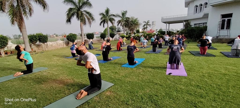 CscMoga's tweet photo. @CSCegov_ 
@cmoayush
@scpv_health @CSC_Punjab 
#YogaForHumanity #AzadiKaAmritMahotsav #MyYogaMyPose #CSCIDY2022 
@cscmoga https://t.co/6ANkKHYc6b