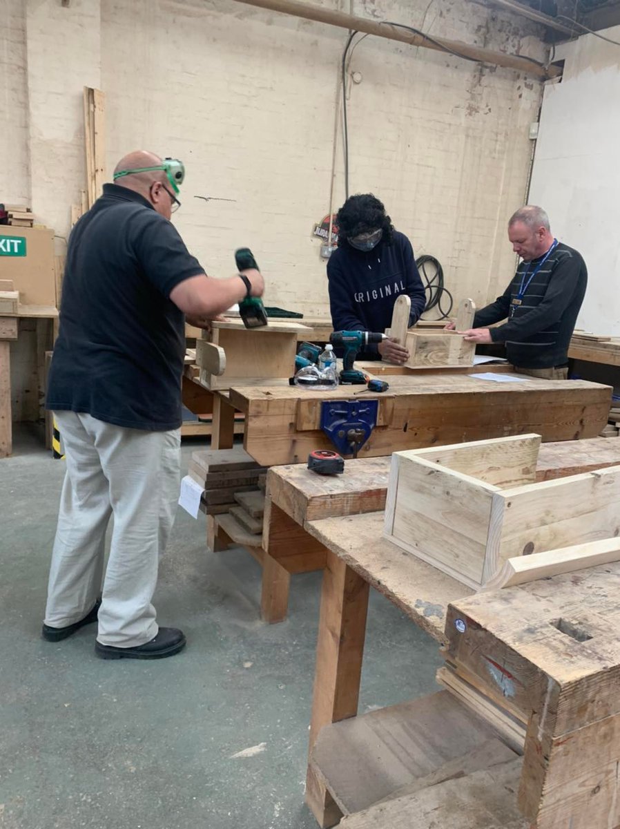 Big thanks everyone who attended our 1st one day woodworking class Saturday and big thanks to Iftikar who took lead of the class 😃 Couldn’t have asked for a nicer group of people to start our classes who all did an amazing job making their toolboxes👏 Next class coming soon 👀