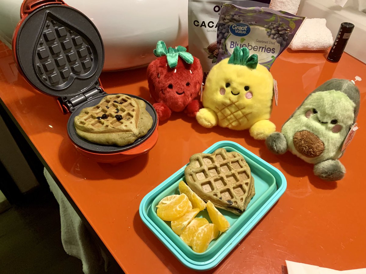 BLCryptoQueen's tweet photo. @Aeromexico @Cuisinart you saved the day! Fresh chocolate nibs and blueberry hemp protein waffles at 3am almost make the past 24 hours a forgotten memory. @fiestahotels mil gracias pot todas incluyendo letting me sleep in your lobby for 2 hours until a room was available &amp; shuttle ride. https://t.co/I7yhwrEMSq