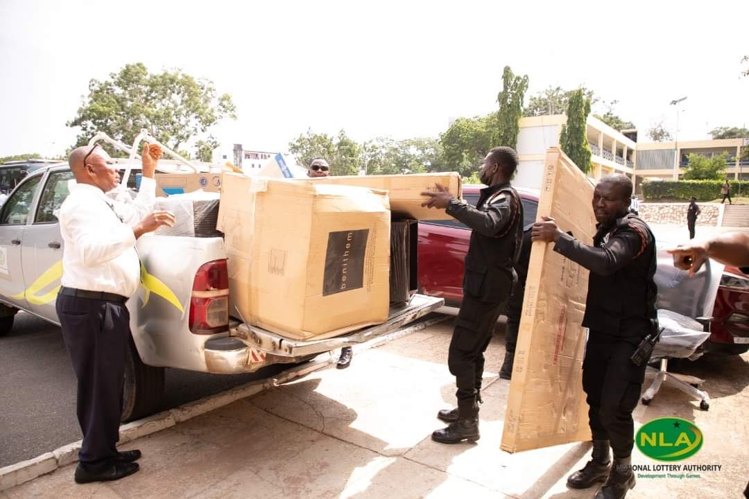 NLA_goodcauses's tweet photo. As part of harmonising relationships between the NLA and the Ghana Police Service, the Good CAUSES FOUNDATION made a presentation of some office machinery to the National Elections Directorate. The delegation was led by the Deputy Coordinator Madam Amma Frimpong 
#NLA https://t.co/kgPGq1tDAp