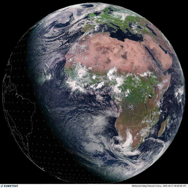 Meteovilles's tweet photo. 🌍 C'est le solstice d'été ce 21 juin 2022 à 11h13 ! Nous venons officiellement d'entrer dans l'été calendaire. Ce mardi est le jour le plus long de l'année dans l'hémisphère nord et le plus court dans l'hémisphère sud. (image EUMETSAT) https://t.co/bOQOODFyCA