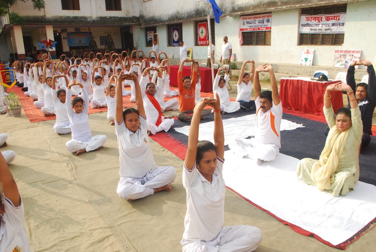 pratima22222's tweet photo. करें योग रहें निरोग।
#IDY2022 
#NCCforYoga 
#NCCKanpur17UPGirlsBn https://t.co/ywVs4yYuro