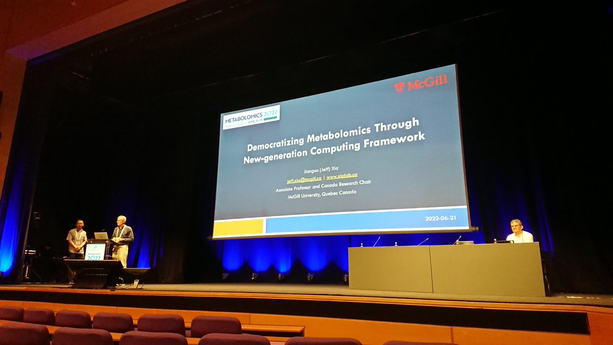 vdHooft_CompMet's tweet photo. The #data #analysis and #modeling session at #MetSoc2022 @MetabolomicsSoc #Valencia starts with a keynote from Jeff Xia who highlights advances in #MetaboAnalyst leading to version 5.0 with improved #spectral #views yet remaining the #statistics! 😎 #computational #metabolomics https://t.co/0URp1cOFdM