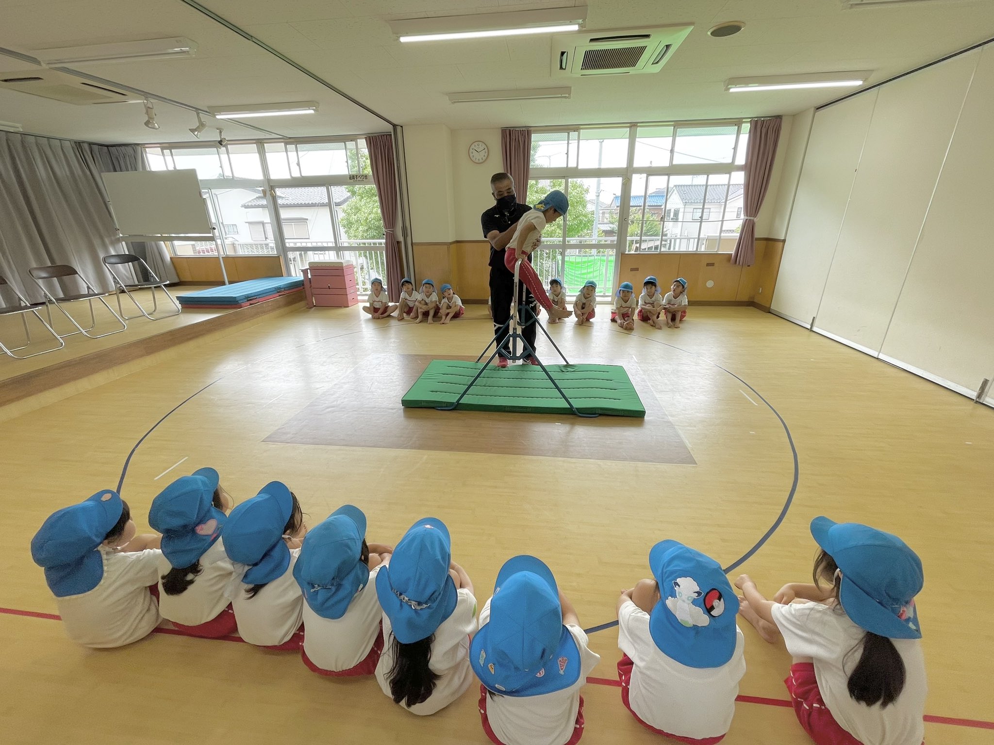 Sakura Youchien 年長組 体操 足抜き回り 前回りを行いました 技の途中で 手の向きを変えない ことを学び 挑戦しました T Co Gmytx73sck Twitter Sakura Youchien 年長組 体操 足抜き回り 前回りを行いました 技の途中で 手の向きを変えない ことを学び 挑戦しました T Co Gmytx73sck Twitter
