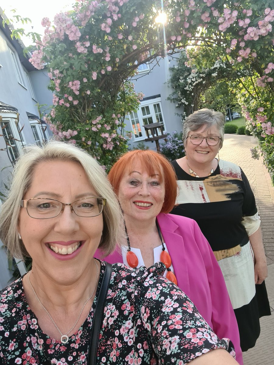 BowelGroup's tweet photo. Congrats Mary. Trustee of the year &amp; Personal Achievement winner at the Support Staffs Volunteer Star Awards. A fab evening celebrating many wonderful community initiatives as well as our bowel cancer support groups. @SupportStaffs @UHDBTrust  @UHDBMacInfo  @bowelcanceruk https://t.co/BBRwal1zXL