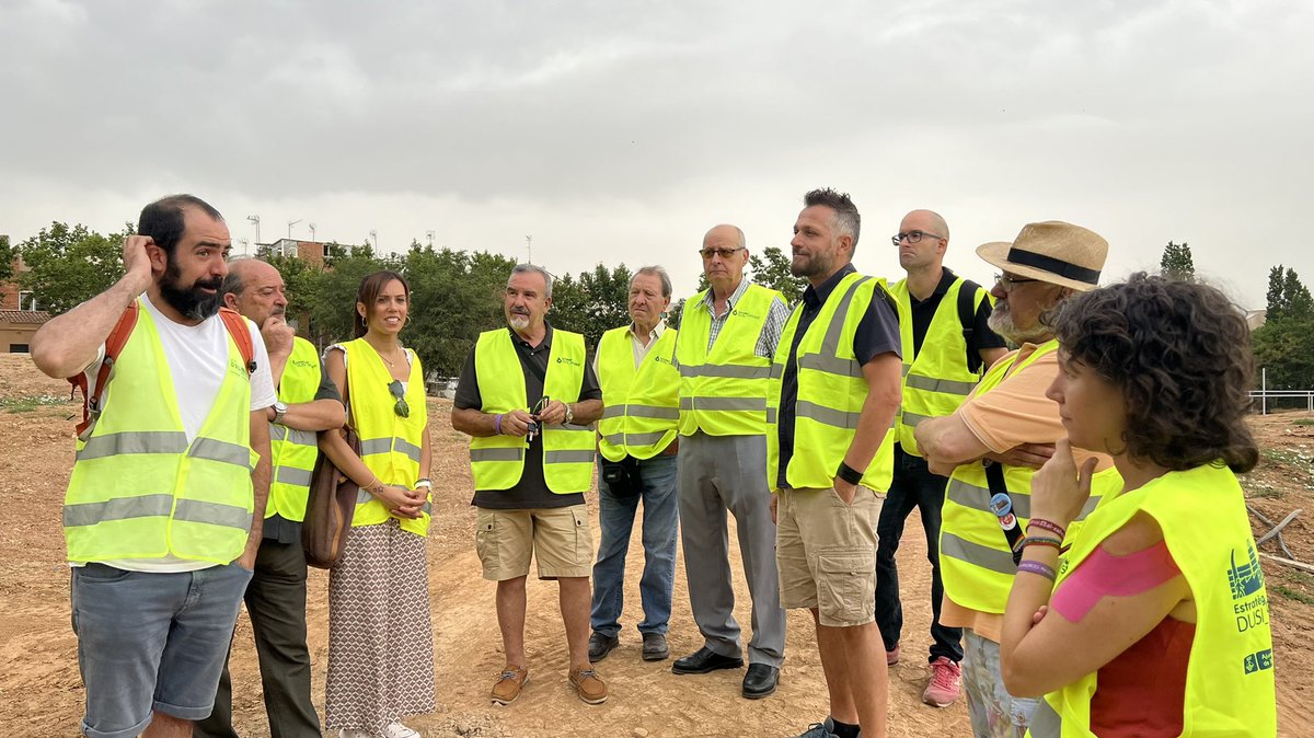 Aj_Sabadell's tweet photo. #ARA ➡️ Visita a les obres del Parc del Nord amb representants de la @parcdelnordsbd 

♻️76.00 m2 de zona verda
🌳570 arbres nous

🚧Continuen a bon ritme les obres de millora de la ciutat

#ParcdelNord #Obres #FemBarri #SabadellMésVerda https://t.co/u9n5EofLG1