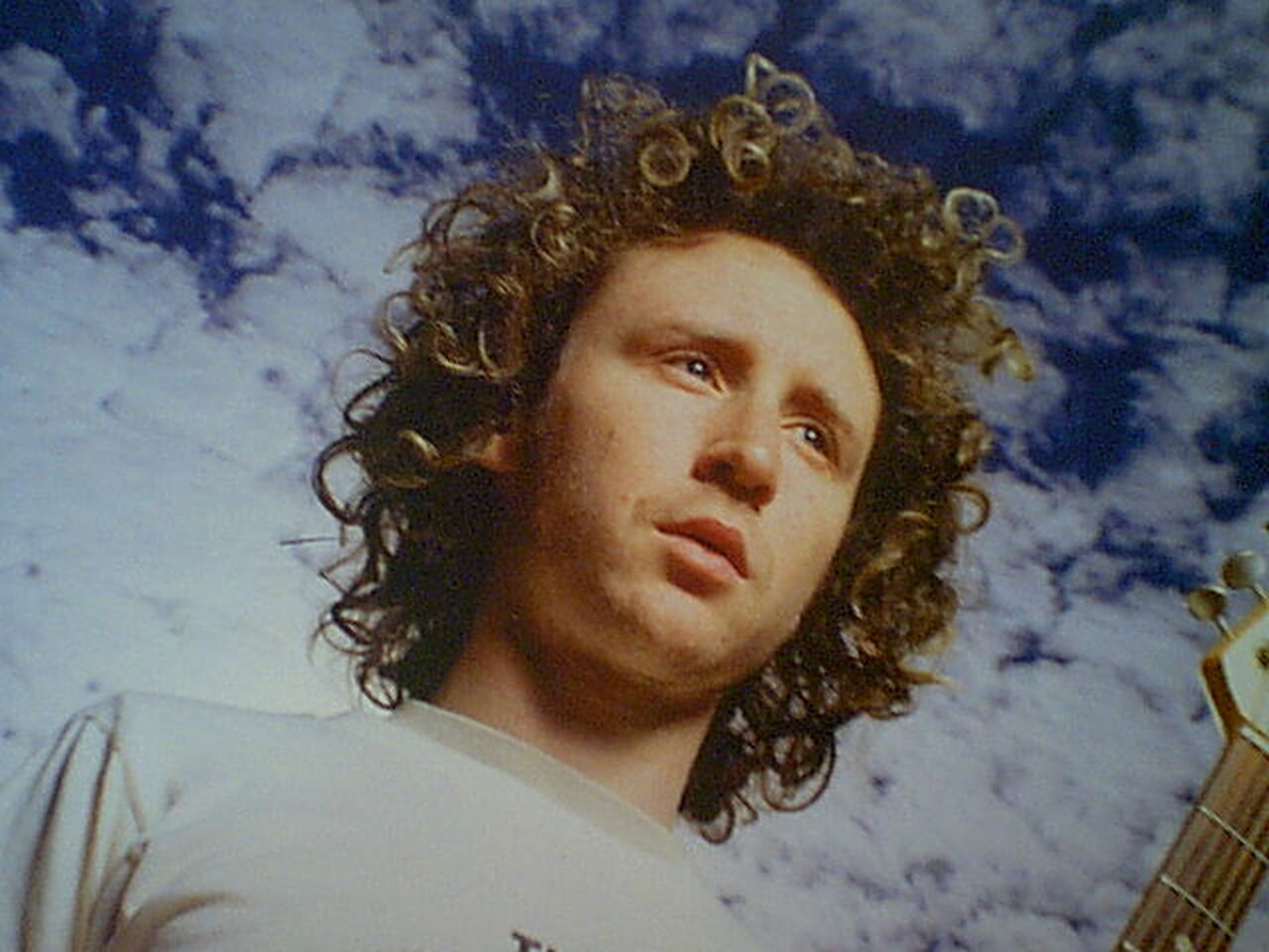 Happy Birthday Mike Einziger!
(June 21, 1976) 