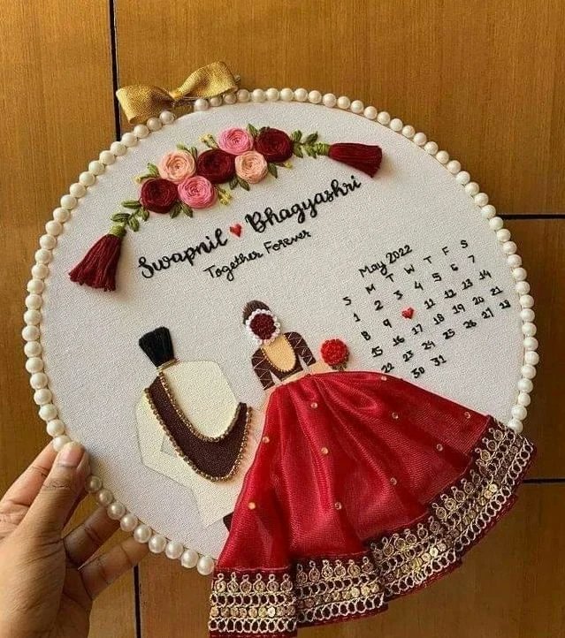 WeddingzWorld's tweet photo. Beautiful customized hoop for birthday, anniversary, save the date 
. 
.
.
#setmywed #setmywedsouth #beautyshot #customisedgifts #giftideas #gift #beautifulcouple #weddinggifts #bridalinspiration #bridalmakeover https://t.co/N3gPtW1qDx