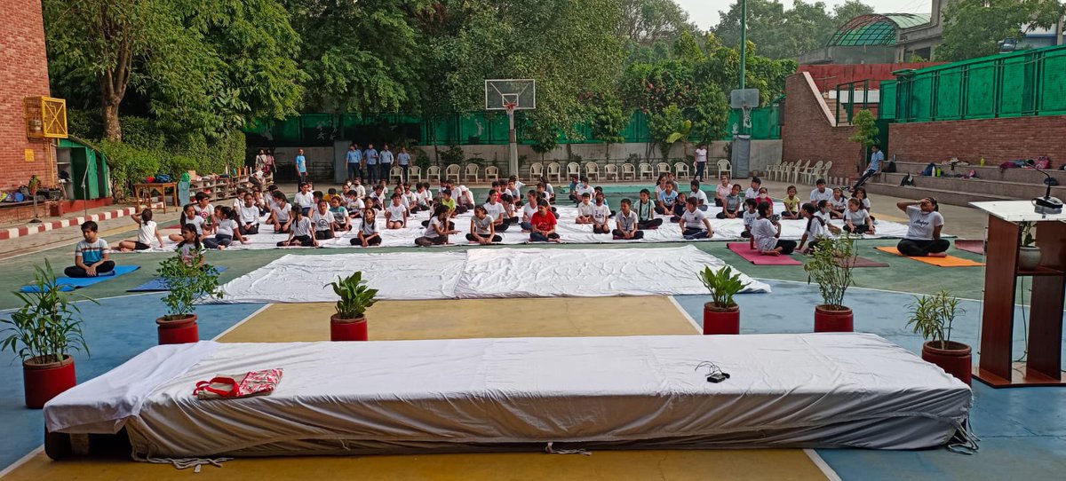 Such a rejuvenating morning it was! Got an opportunity to be a part of yoga day session conducted at #ahlconintl <a href="/SDG4QEducation/">Learn SDG, SDG4, 4.7</a> #InternationalYogaDay 
<a href="/ashokkp/">Ashok Pandey</a> <a href="/y_sanjay/">Sanjay Yadav</a> <a href="/sunita_rajiv/">Sunita Rajiv</a> <a href="/pntduggal/">PUNEET DUGGAL</a> <a href="/kandhari_ekta/">Ekta  Kandhari</a>