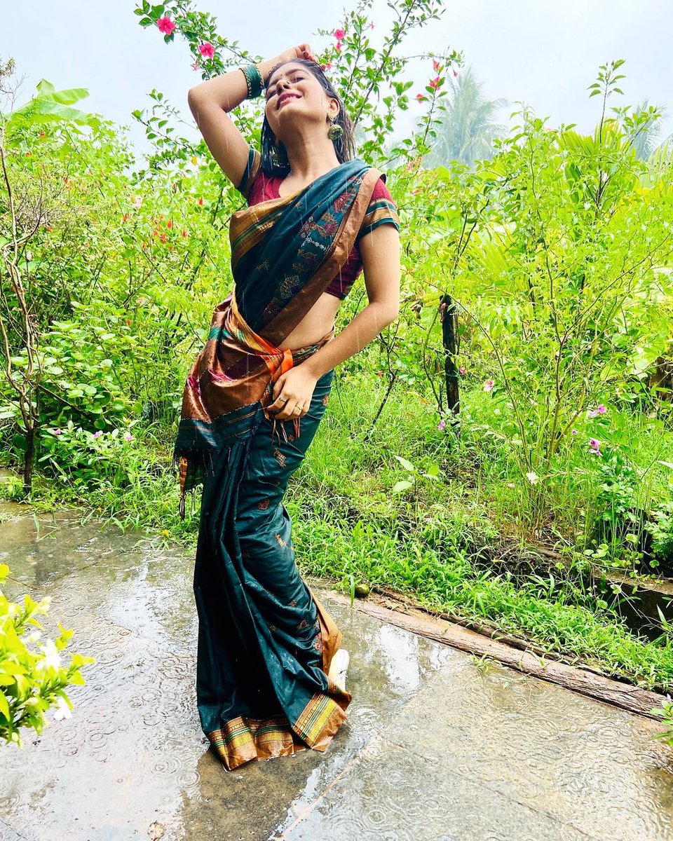 NHeroines's tweet photo. πππ’π§, πππ§ππ ππ§π πππ©π©π’π§ππ¬π¬ In Frame Miss Beautiful #AkshathaDeshpande @deshpande_akshata #Heroine #KannadaHeroine #KannadaHotActress #HotActress #SerialActress #SmallScreenHeroine #KannadaSerial #KannadaCinema #TakeOneCinemazz #NammaHeroines https://t.co/0tTgUhsZhc