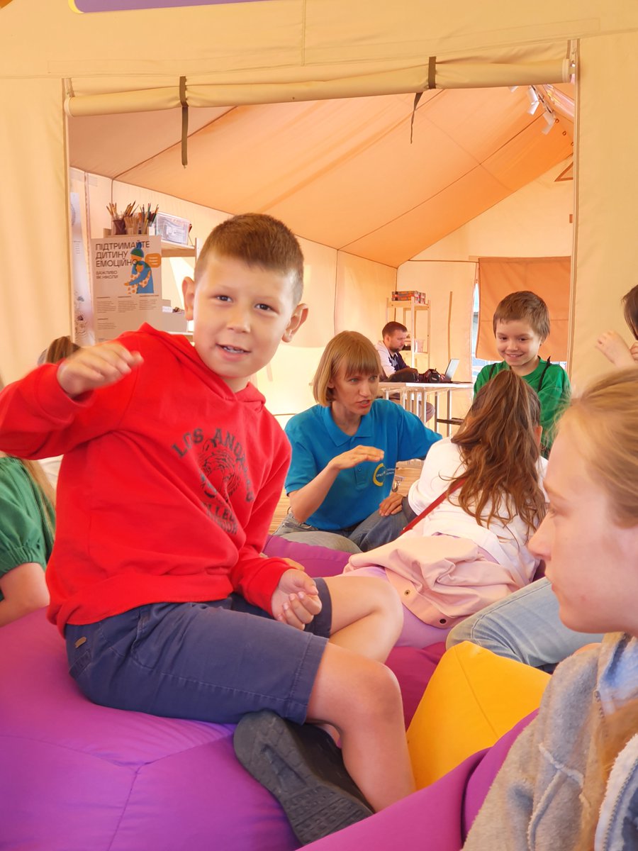 UNICEF Ukraine tweet media