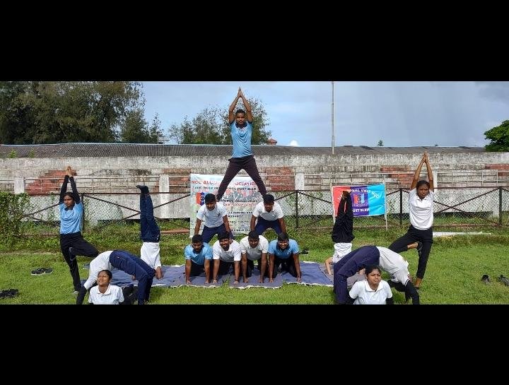 NRubawathi's tweet photo. 🇮🇳JAI HIND🇮🇳
Living a healthy life is the greatest happiness in one's life!
And sharing happiness is our culture too..
"YOGA IS ONE SUCH A GIFT TO THE WORLD BY INDIA &amp; TO  EVERY HUMAN"
#InternationalYogaDay 
@HQ_DG_NCC 
@NCCDte_TNPAN https://t.co/E0O9cSz1vx