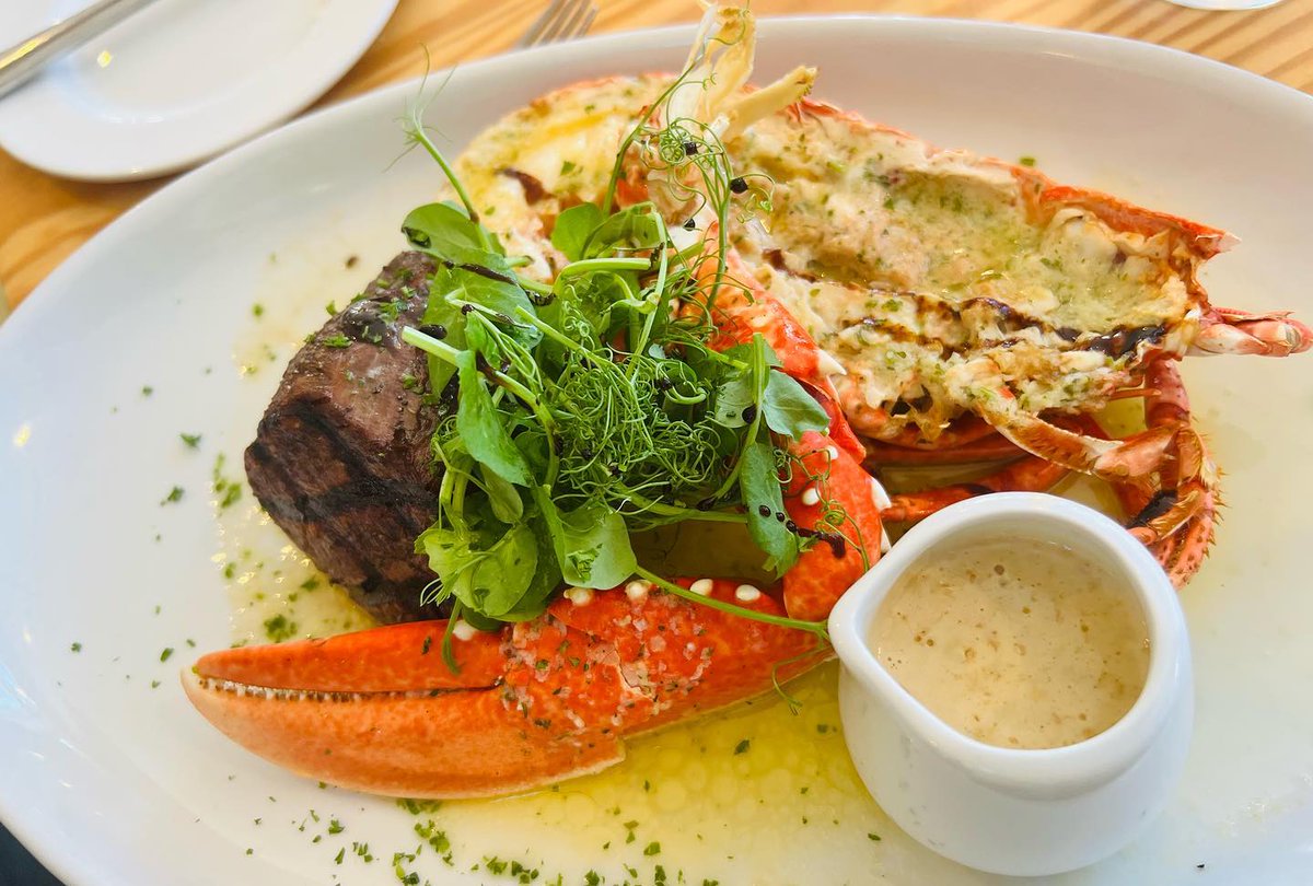 Dinner time! 

📸 by Shore Stays on Facebook 

#crackingcrab #cornwall #foodie #restaurant #seafood