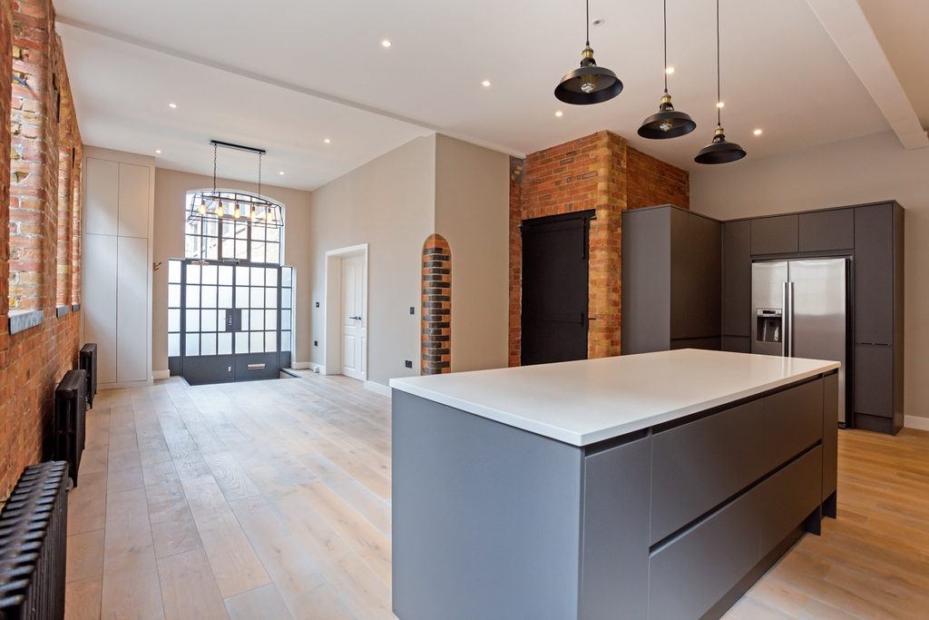 TO LET: More pics of this truly stunning 2-bed converted warehouse on Water Lane in Richmond, just moments from the River Thames. ⁠

Contact Isabel.kirk@marstonproperties.co.uk for more info.
⁠
#hometolet #convertedwarehouse #warehousetolet #propertytolet #marstonproperties