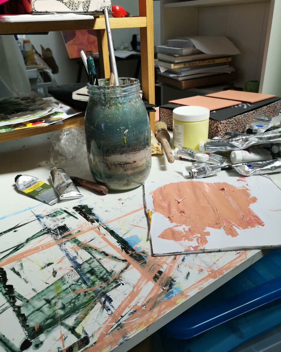 Are you more "tidy office, tidy mind" or "look at all my creative thoughts busting out"?