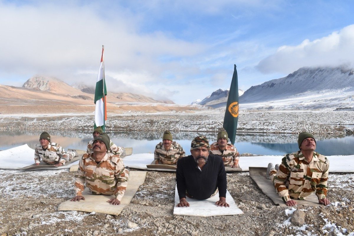 PiyushGoyal's tweet photo. Yoga is the armour!

The weather in Ladakh is no deterrent for these Himveers of Indo-Tibetan Border Police as they celebrate International Day Of Yoga with pride.

#YogaForHumanity https://t.co/8II9KIGUVh