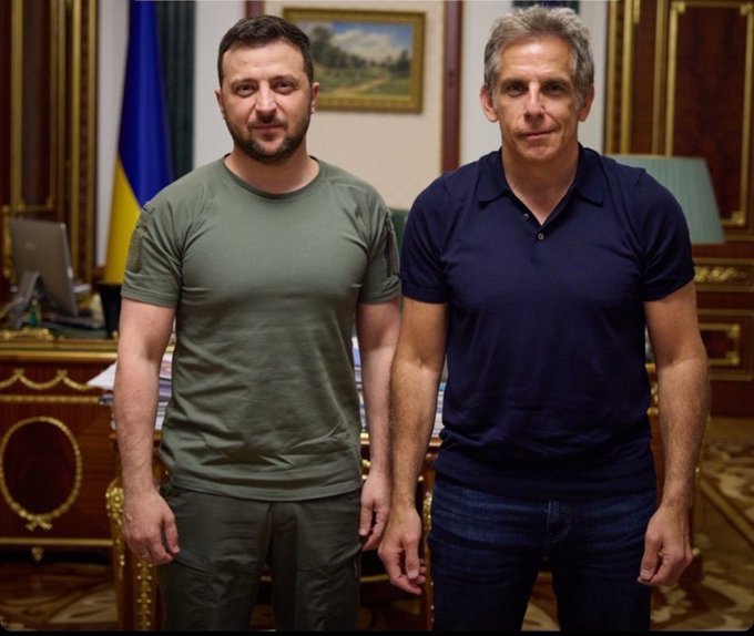 MatteaMerta's tweet photo. Super serious war happening out there, guys. https://t.co/LMJi2qq3NH