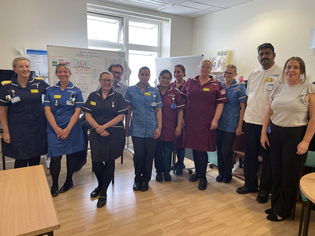 StarkeyJuliet's tweet photo. This is our 1st drop in session for our teams to learn more about our centralisation plans for Stroke services. Really good engagement & some great questions. @kenton_tony @emlcook @natgibbs2104 @UHCWStrokeTeam #goinglive #startthecountdown https://t.co/4qusvTbuQ3