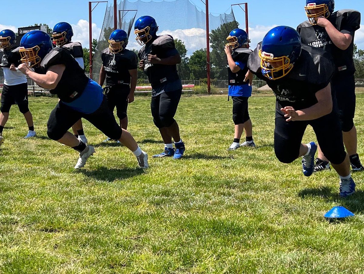 family_ahs's tweet photo. First full day of SOU Football Team Camp. You’re putting on an amazing show!!!  @sou_football @CoachHall_SOU #FAMILY https://t.co/d3whrUzZRR