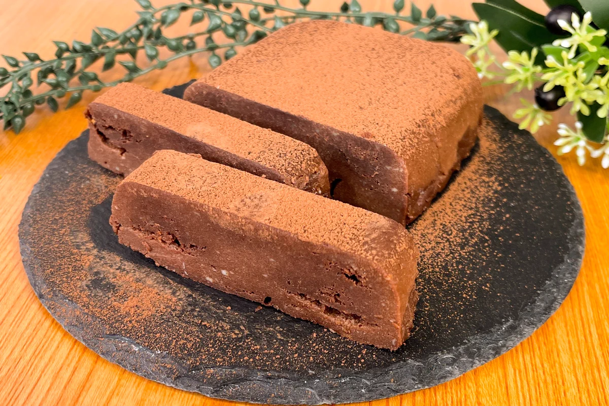 豆腐を使ってヘルシーな仕上がりに！豆腐ガトーショコラ。