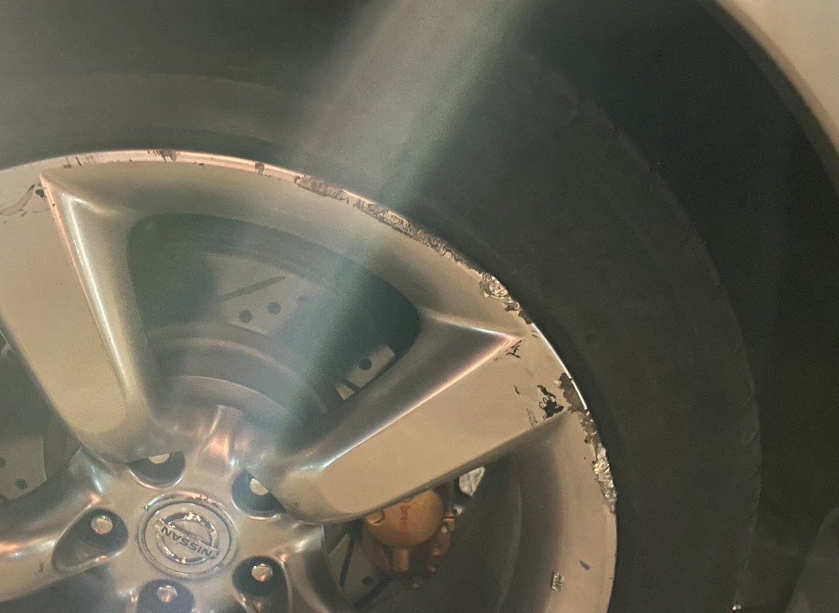 Pencinam's tweet photo. @municoquimbo hoy tristemente iba de vuelta a mi casa y me encuentro este evento… uno paga permiso e impuestos para andar en calles malas…. Dañando autos que deben pasar una revisión técnica… quien responde por los daños? https://t.co/GAwbmAmcOS