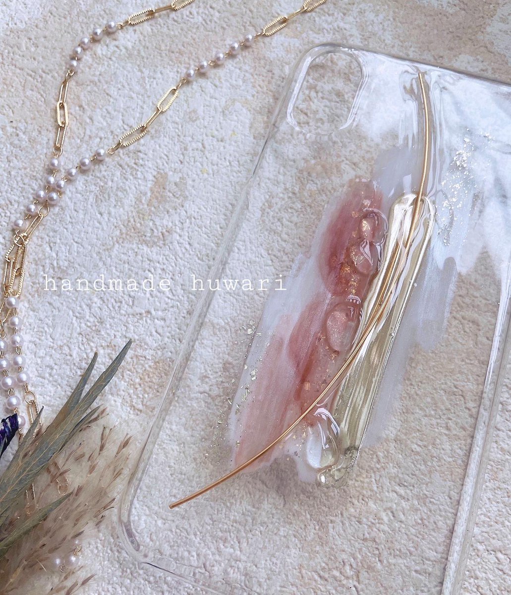 HuwariHandmade's tweet photo. 可愛い新作たくさん
アップしましたー(*´ `*)

ニュアンスiPhoneケース　色水

minneで販売中
https://t.co/nlG6olBl0J https://t.co/zVioJg8yTV