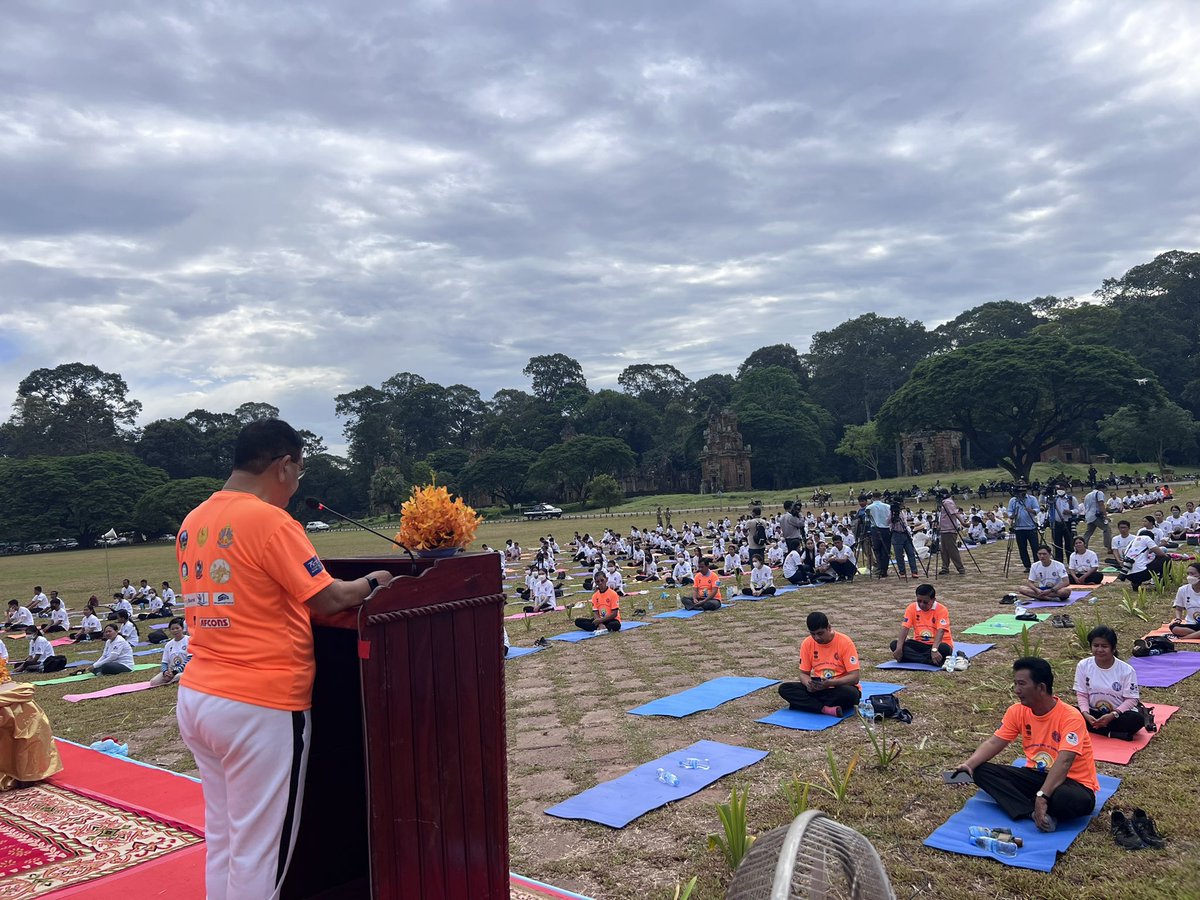 Honoured to participate in #IDY2022 at the iconic #AngkorWat in Cambodia alongwith high officials and @indembcam including 400 young boys and girls. 

#YogaForHumanity
#75IconicIDYLocations
 #GuardianRingForYoga
@moayush @MEAIndia @PMOIndia