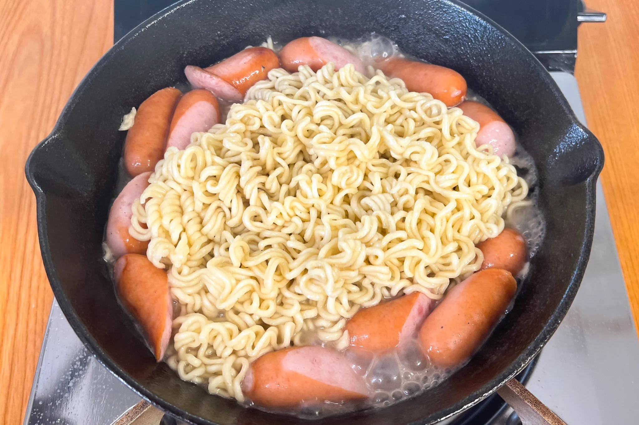 サッポロ一番で作る『悪魔の汁なしチーズみそラーメン』レシピ♪