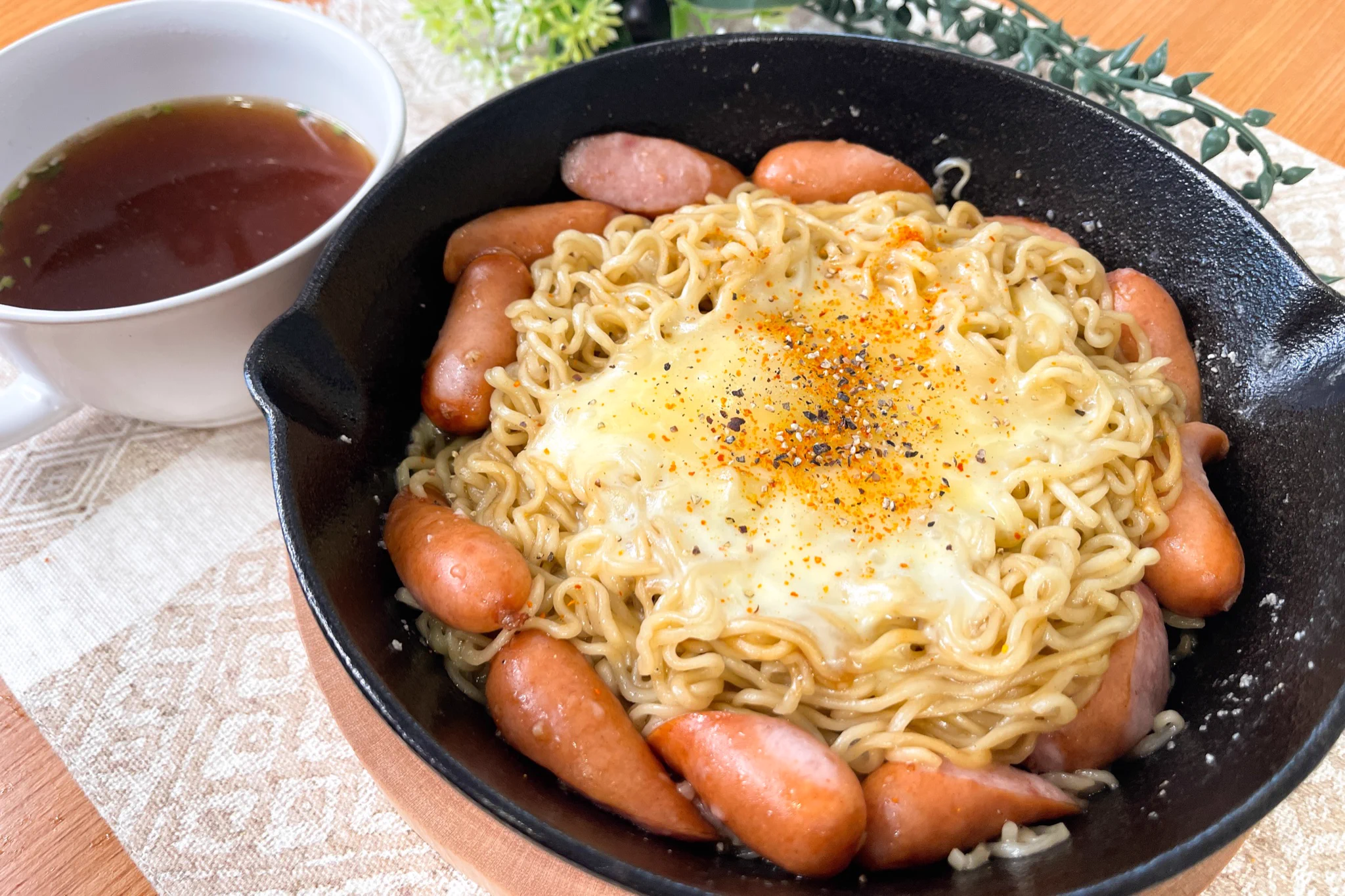 サッポロ一番で作る『悪魔の汁なしチーズみそラーメン』レシピ♪