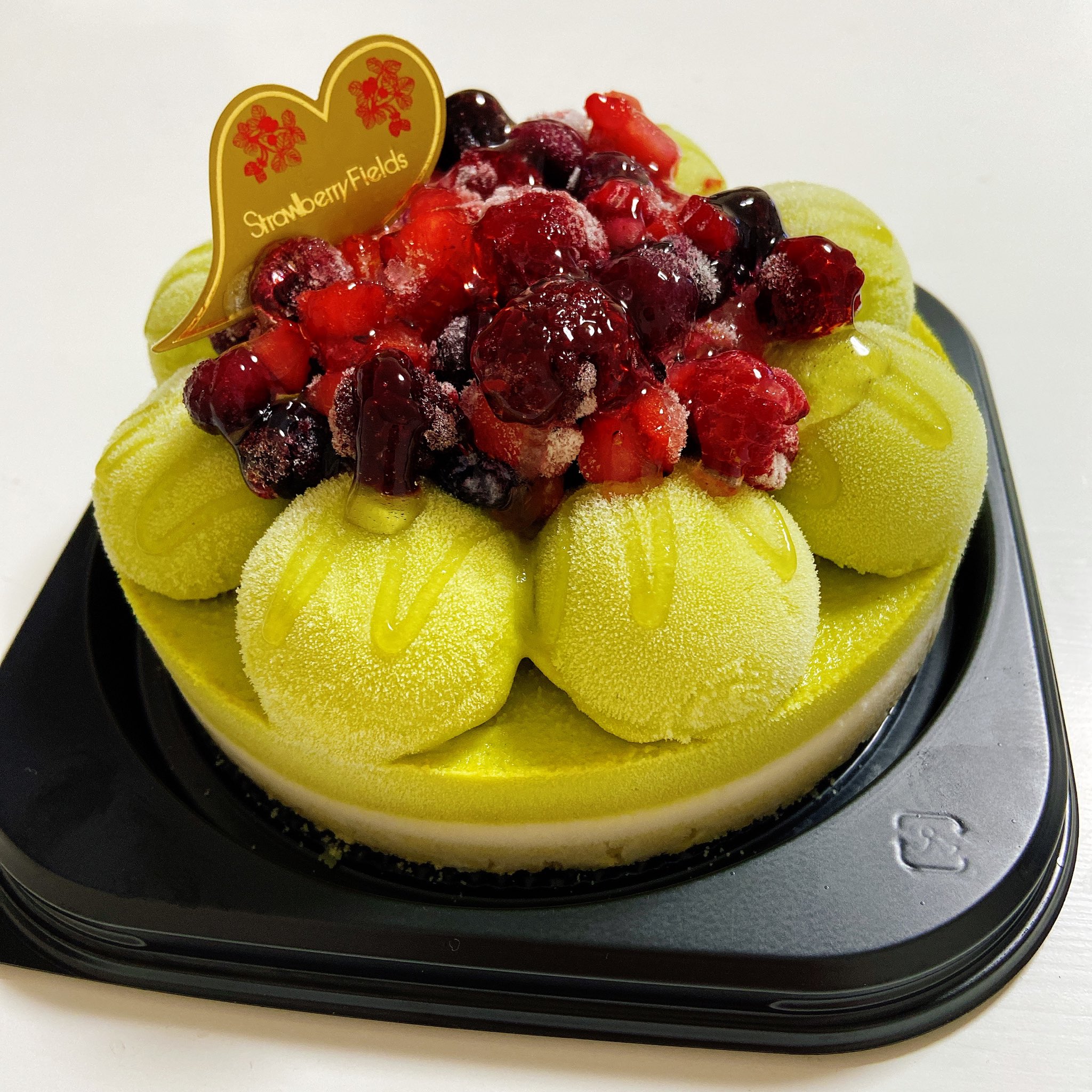 しごとのプロ出版 完全リモートワークへ移行完了 中の人 先日誕生日でしたので 友人からアイスケーキを いただきました ピスタチオ味の食べ物が好きなので ピスタチオのアイスでした 東京は今日も蒸し暑いので これで乗り切りたいと思います