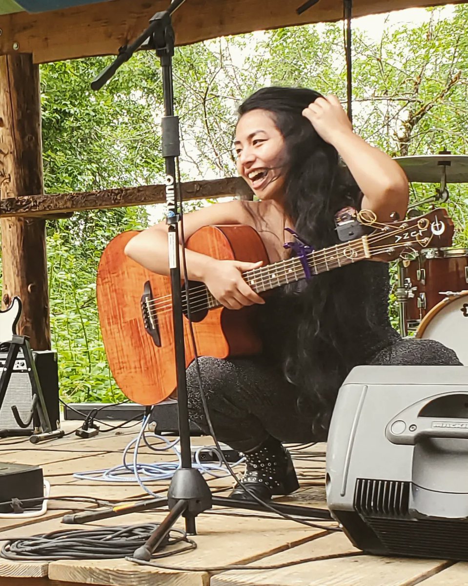 ROtoSings's tweet photo. Had so much fun this weekend at Turning Earth Music Festival that I needed an extra day to process it all...So many reunions, new friends, and great musicians! Thank you for another beautiful trip to my favorite farm! 
📷 Little Bear Photography
#travel #livemusic #Music https://t.co/egKRWRKaBz