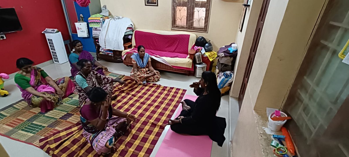 AdvSathyasri's tweet photo. அனைவருக்கும் காலை வணக்கம் பாரதிய ஜனதா கட்சியின் சார்பாக இன்று உலக யோகா தினத்தையொட்டி செந்தமிழ் நகர் பகுதியில் உள்ள மக்களுக்கு சூரிய நமஸ்காரம் மற்றும் சில பயிற்சிகள் எடுக்கப்படும் மற்றும் மூலிகை கசாயம் வழங்கப்பட்டது🙏🏼 Advocate P.Sathyasri MSc .BL🙏💕 https://t.co/xtvzny6kP9