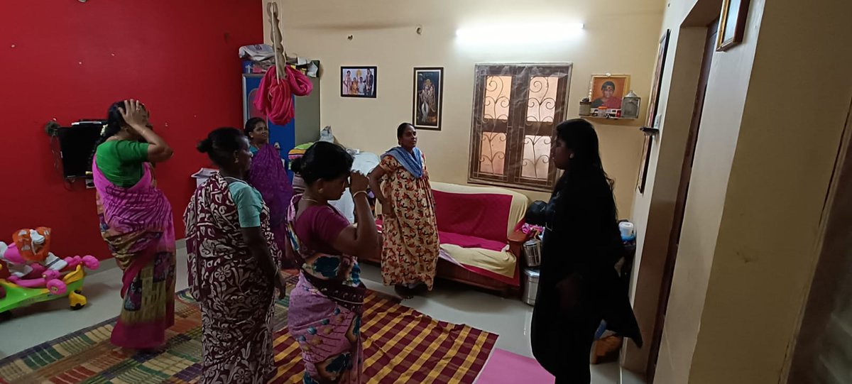 AdvSathyasri's tweet photo. அனைவருக்கும் காலை வணக்கம் பாரதிய ஜனதா கட்சியின் சார்பாக இன்று உலக யோகா தினத்தையொட்டி செந்தமிழ் நகர் பகுதியில் உள்ள மக்களுக்கு சூரிய நமஸ்காரம் மற்றும் சில பயிற்சிகள் எடுக்கப்படும் மற்றும் மூலிகை கசாயம் வழங்கப்பட்டது🙏🏼 Advocate P.Sathyasri MSc .BL🙏💕 https://t.co/xtvzny6kP9