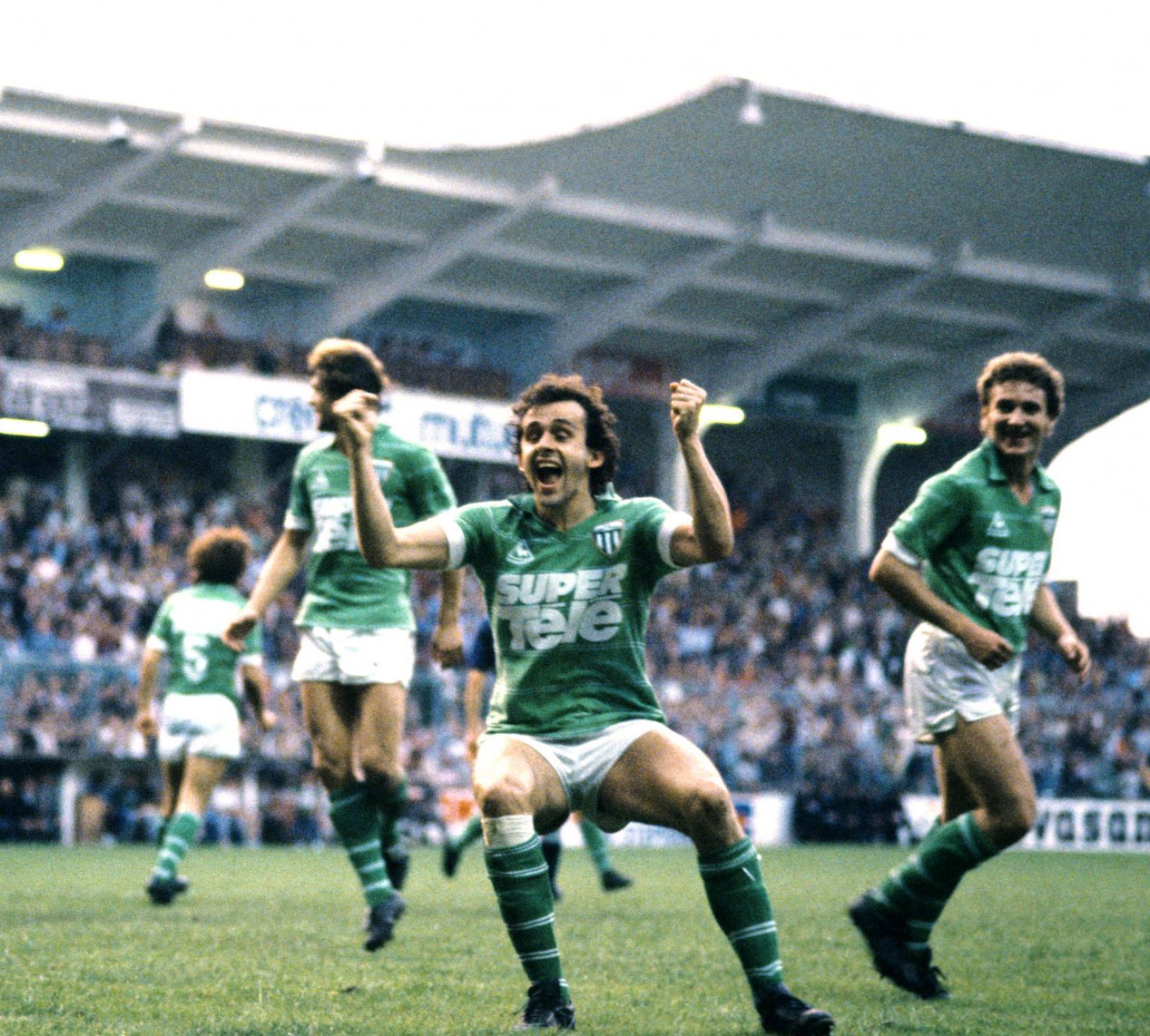 Michel Platini fête aujourd hui ses 6  7  ans.

Happy Birthday Platoche !    