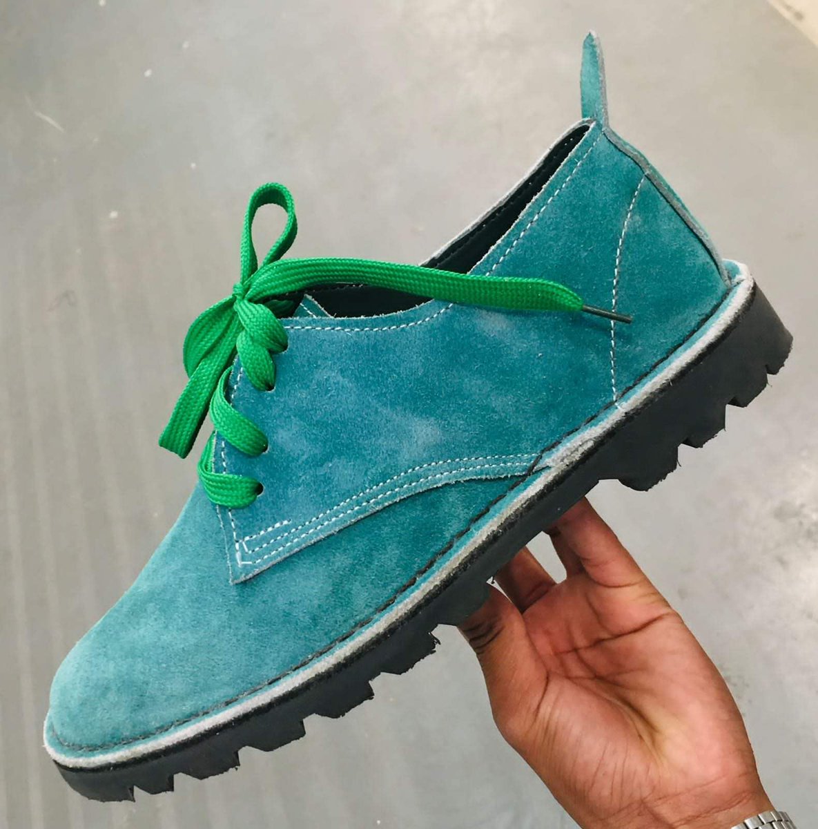 KingDon_za's tweet photo. Rudzani Wiseman Ramaeleko went from being a waiter taking home tips to owning his own shoe brand Iscathulo https://t.co/tPGE7yBtw4
