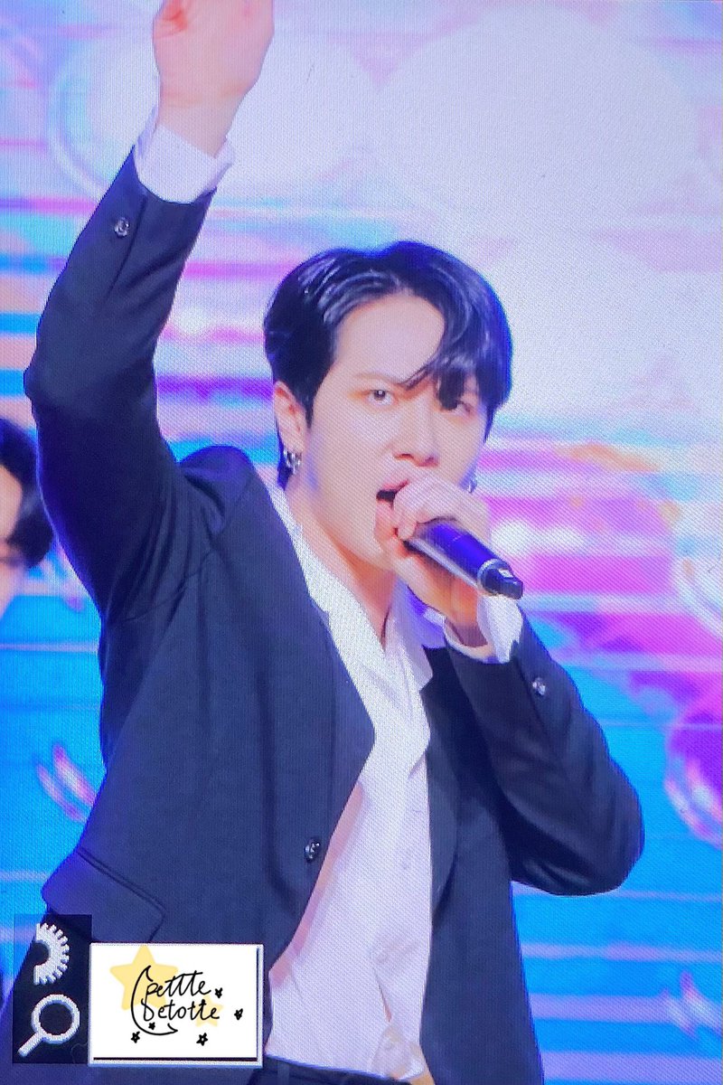 220621

#잘했동한 #김동한 #동한 
#KIMDONGHAN #위아이 #WEi