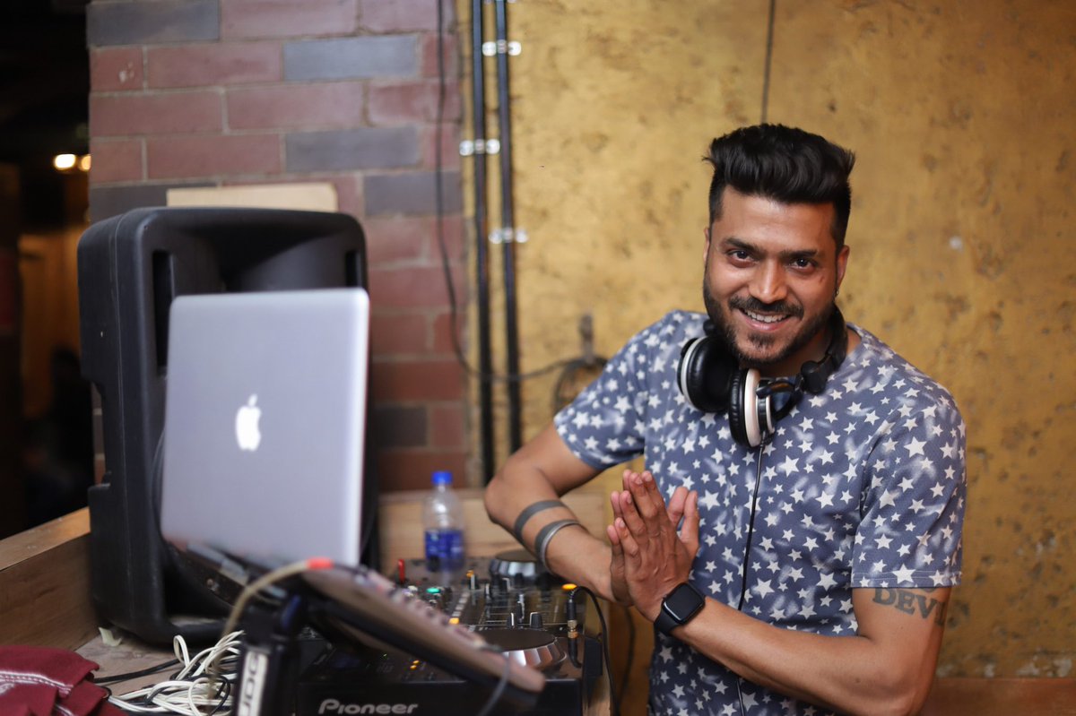 djdevildelhi's tweet photo. Happy World Music Day to all 🎧
.
.
.
.
#with #djdevildelhi #dj #internationaldj #djing #djlife #musiclife #internationaltour #europe #italy🇮🇹 #russia🇷🇺#dubai #uae🇦🇪 #chinabeijing🇨🇳 #thailand🇹🇭 #delhi #dj #musicproducer #PositiveVibes #hardwork https://t.co/ZPCeN65HYi
