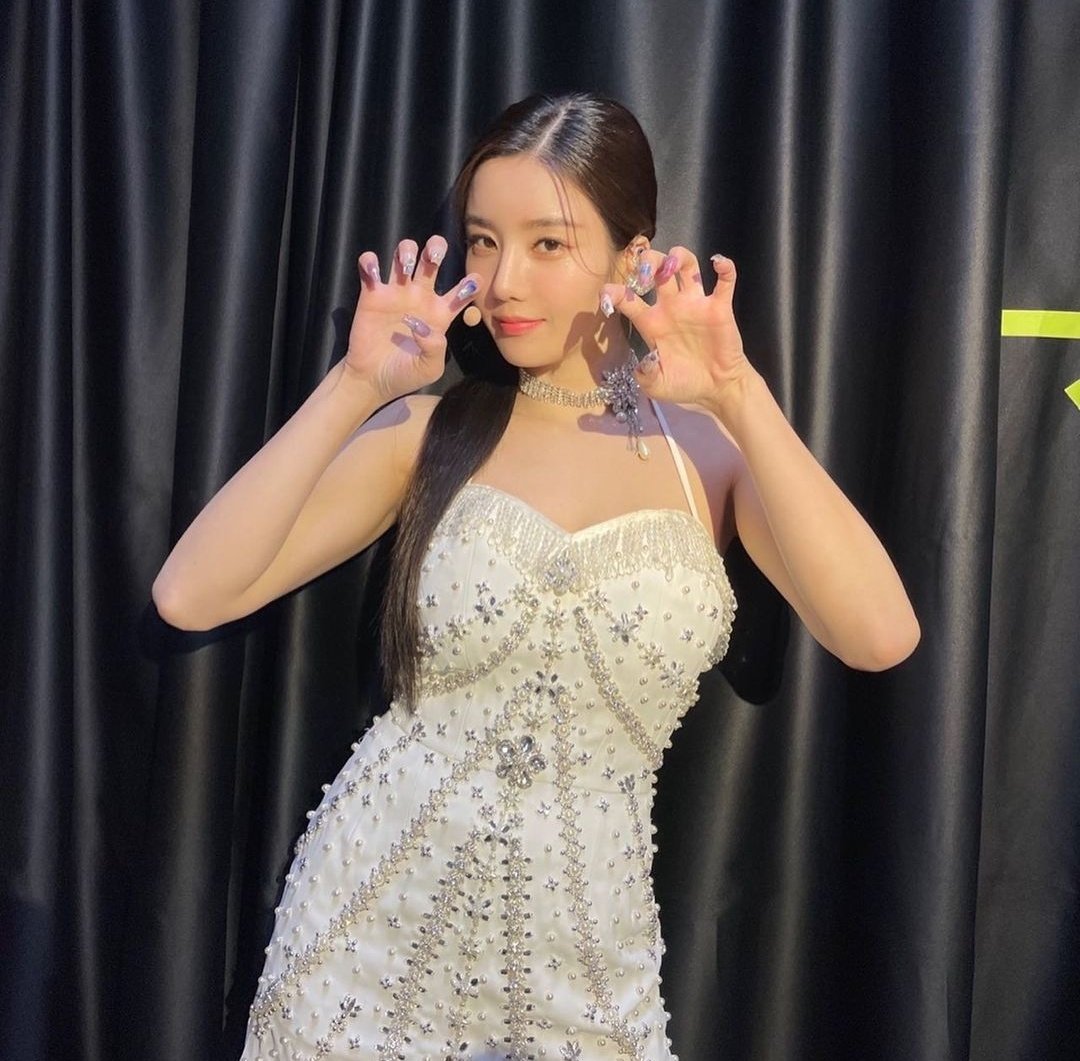 EunbiFR's tweet photo. → INSTA | 21.06.22

« 300 ❤️ »
_
@KWONEUNBI #KWONEUNBI
#권은비 | [1/2] https://t.co/gCcQaWmWoz