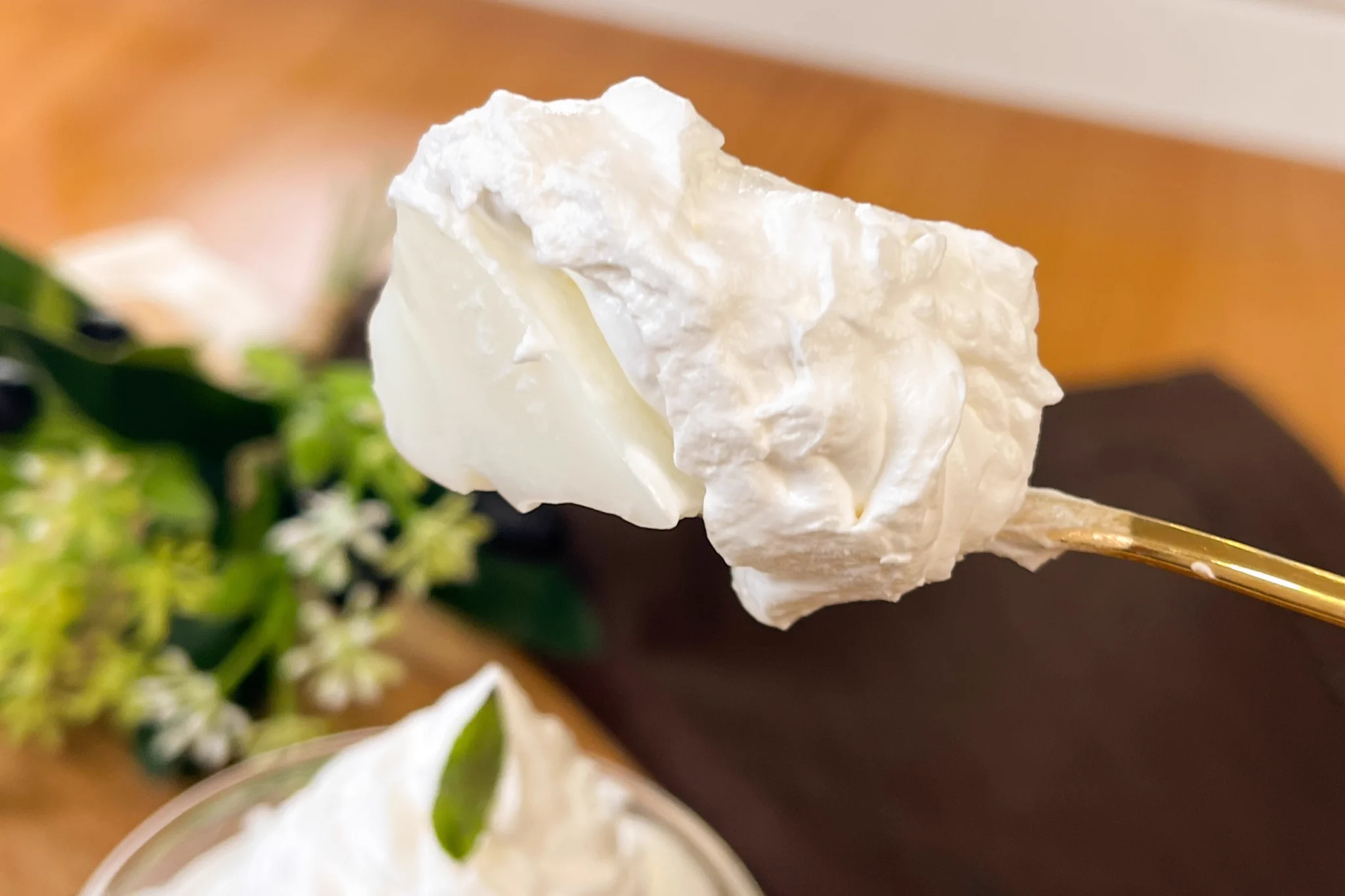 牛乳のやさしい味わいが楽しめる！レンジでミルクプリン。
