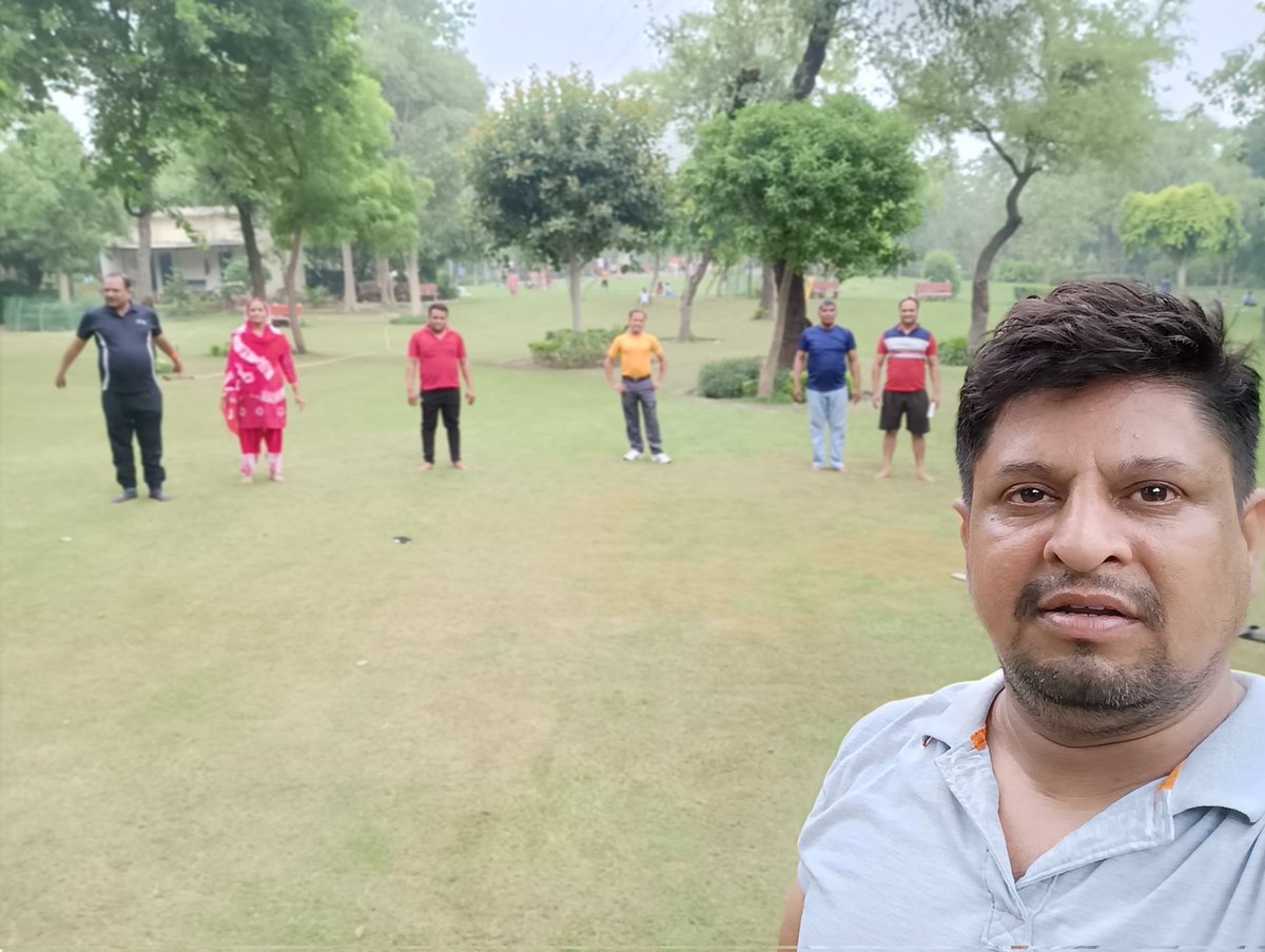 ‘योग: कर्मसु कौशलम्’ 
21 जून 8वें "अंतरराष्ट्रीय योग दिवस " तुगलकबाद एक्सटेंशन वार्ड 82,S में हर्षोल्लास के साथ मनाया इस बार योग को मानवता के साथ जोड़ने के रूप में मनाया गया    
  BJP Delhi Siddharthan Ramesh Bidhuri Rohtash Kumar Shiv Charan Lal Gupta  
#YogaForHumanity