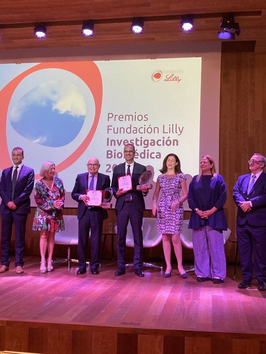 Ever so proud of ⁦@SalvadorAznar3⁩ from ⁦@IRBBarcelona⁩ & ⁦@icreacommunity⁩ ! It’s an honor to have you in the ICREA family. #PremiosFLilly