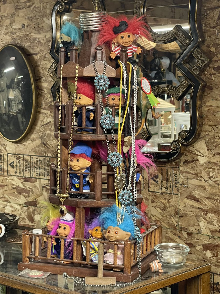 StarrFactor_'s tweet photo. @EddieLee21_ @AstroWurlddd @SnoopDogg Hanging out in my Sister In-laws Antique Store !
Look at this Fun stuff - How long has it been since you have seen some Trolls
#antiques #canadianpickers https://t.co/FZyWiIIZyy