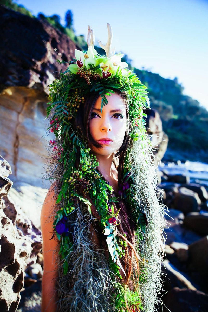 NatalieMoran20's tweet photo. ‘Winter Sun’ I’d almost forgotten about this shoot…Happy Solstice #formerlife #floristlife 

Florals by me
Pics by Suz Forrester Photography
Model Zoë Rayne https://t.co/ojFcGVi0pG