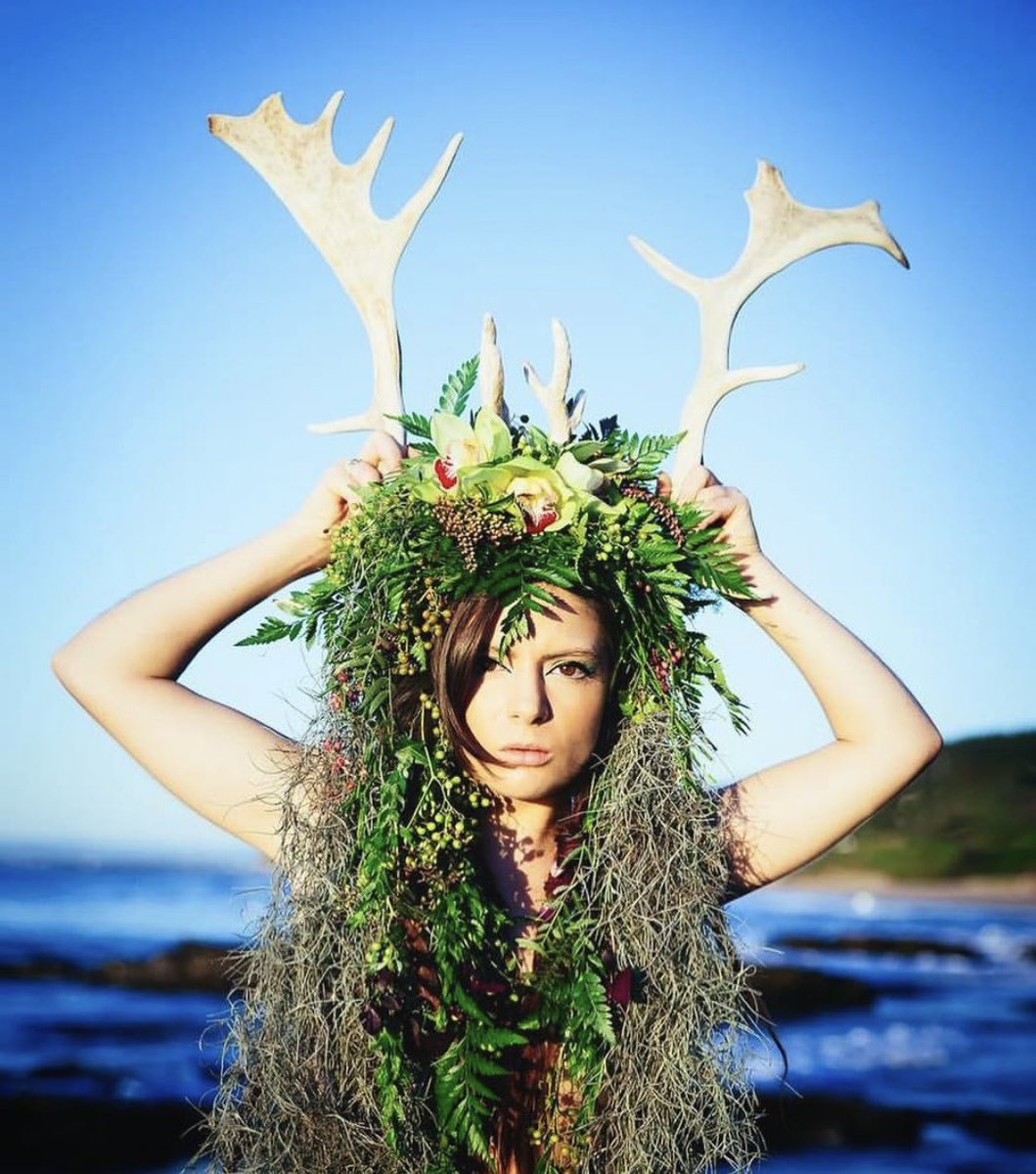 NatalieMoran20's tweet photo. ‘Winter Sun’ I’d almost forgotten about this shoot…Happy Solstice #formerlife #floristlife 

Florals by me
Pics by Suz Forrester Photography
Model Zoë Rayne https://t.co/ojFcGVi0pG